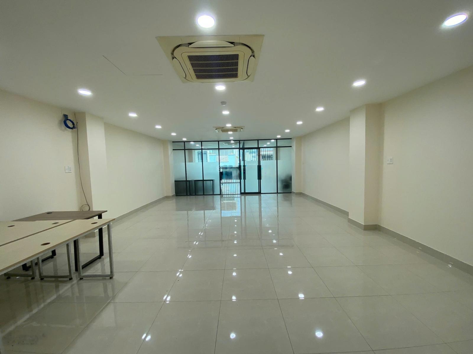 Cho thuê văn phòng đường nguyễn trọng tuyển, dt 91m²