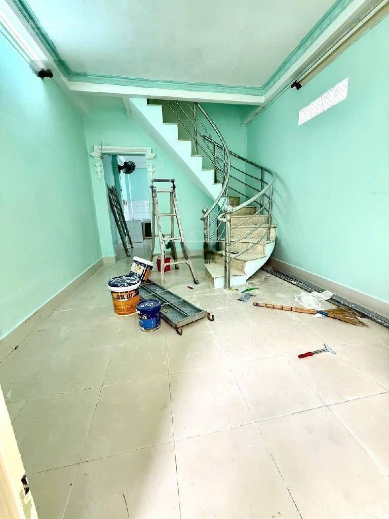 Bán nhà hẻm 28 dương bá trạc, kế bên quận 1, 5 34m 3pn chỉ 4,x tỷ, lăn sơn lại ở liền