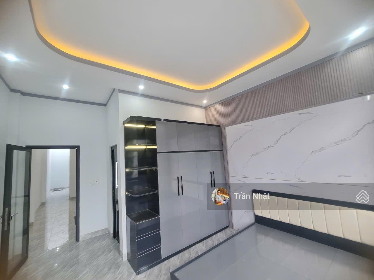 Chính chủ cần bán gấp căn nhà mới hoàn thiện 100% full nội thất giá tốt tại TP Mới Bình Dương