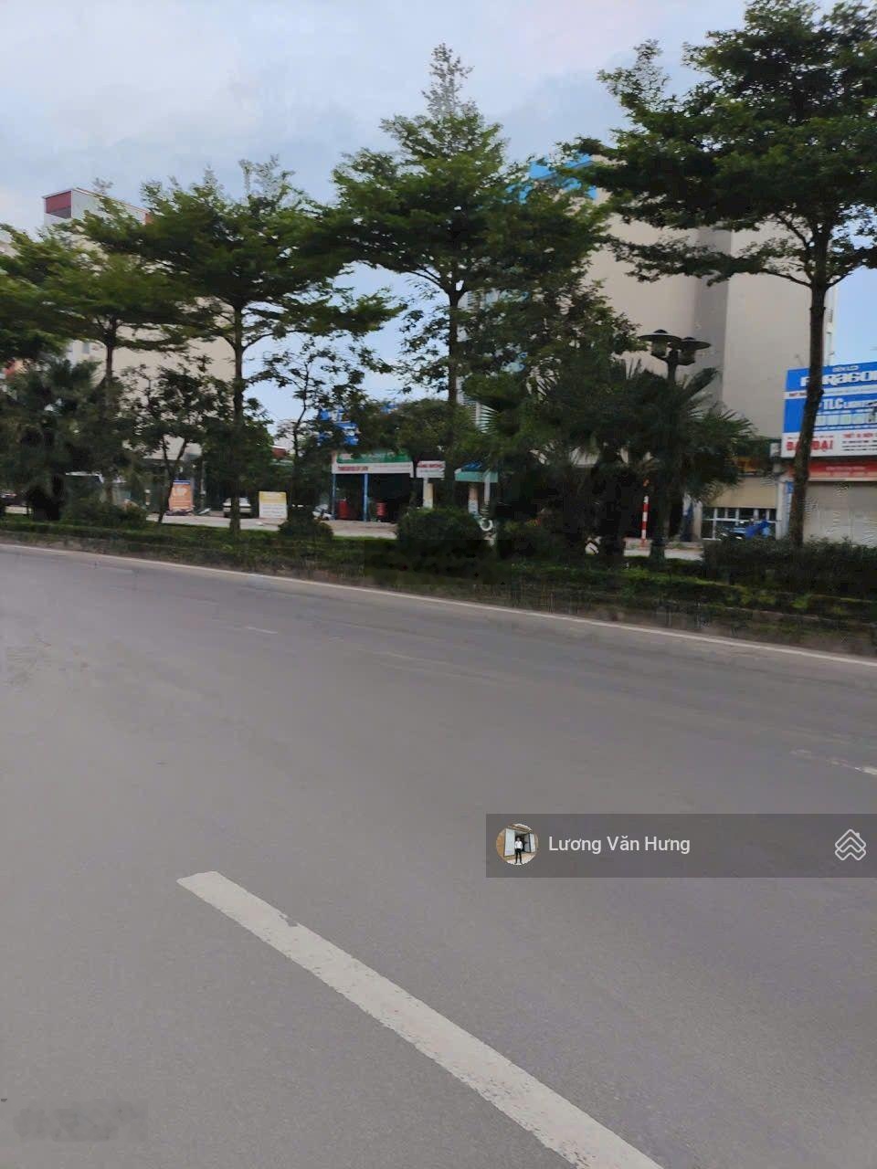 Bán đất mặt phố Lê Trọng Tấn, Hà Đông, 2 mặt đường DT 200m2 MT 8m xây văn phòng đường 40m giá 72 tỷ