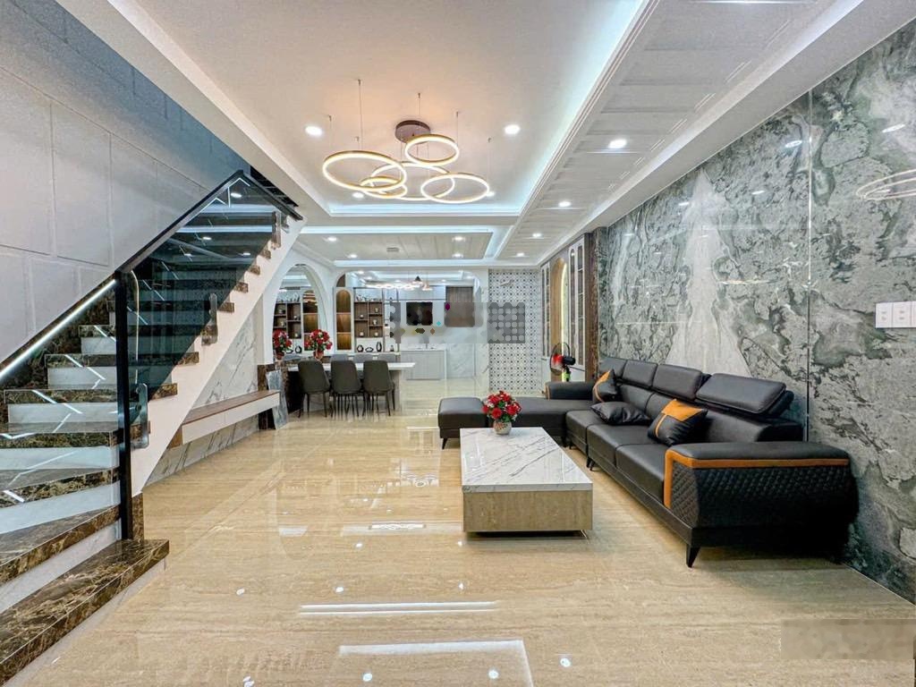 4 tầng - ngay kdc himlam - hoàng trọng mậu - ngag to 5m - sổ riêng - mới ở ngay -chỉ 7.xy tl