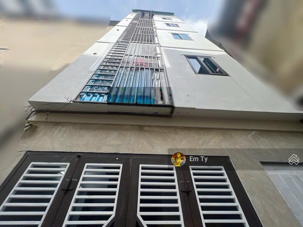 Chính chủ nhờ em Ty bán nhà Hà Trì lô góc 2 thoáng trước sau, vài bước ra phố, nở hậu full nội thất