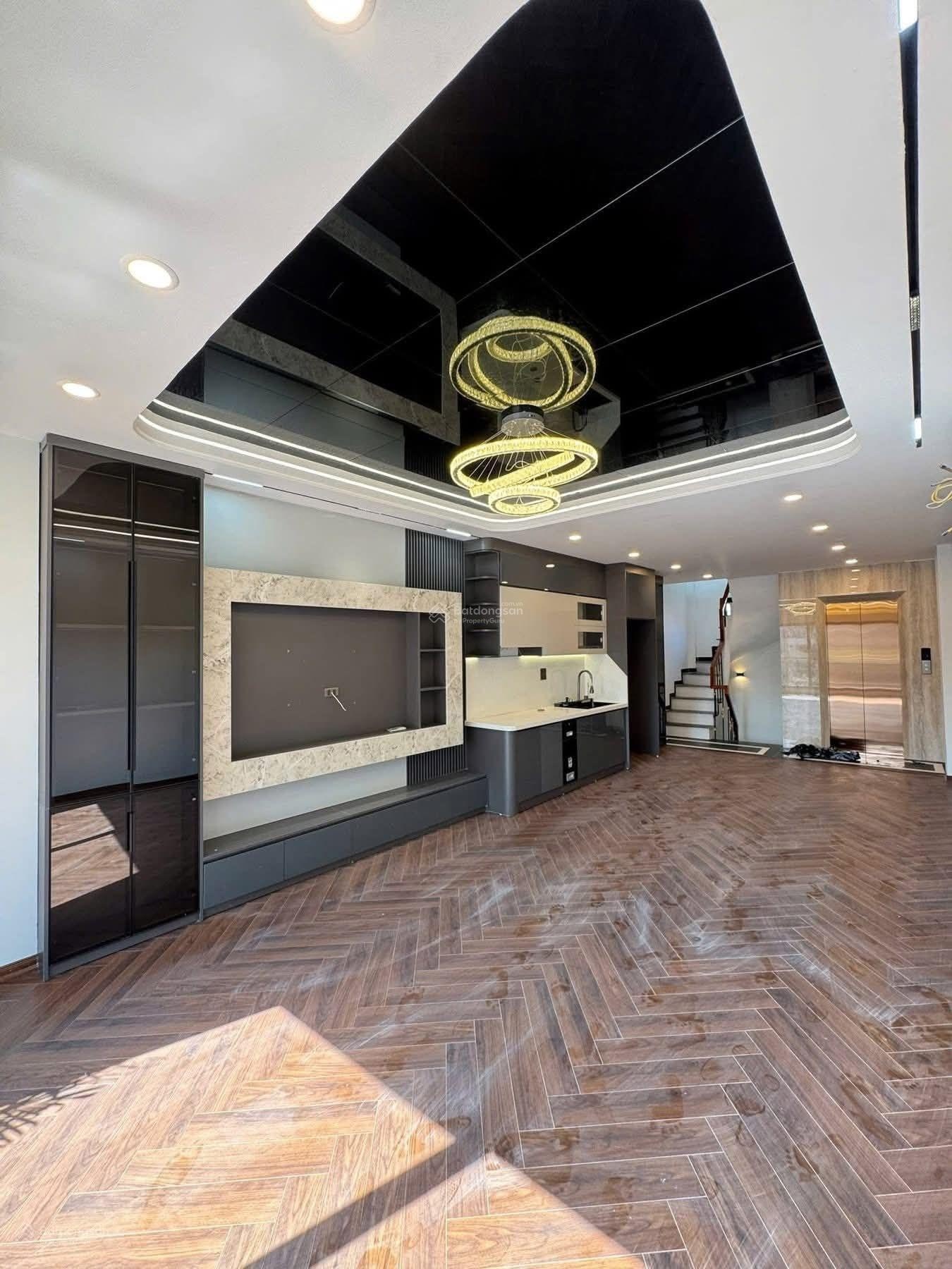 Nhà đẹp Ngọc Hồi - Linh Đàm - 46m2 6 tầng thang máy - ôtô đỗ tránh vào nhà - ở sướng - kinh doanh