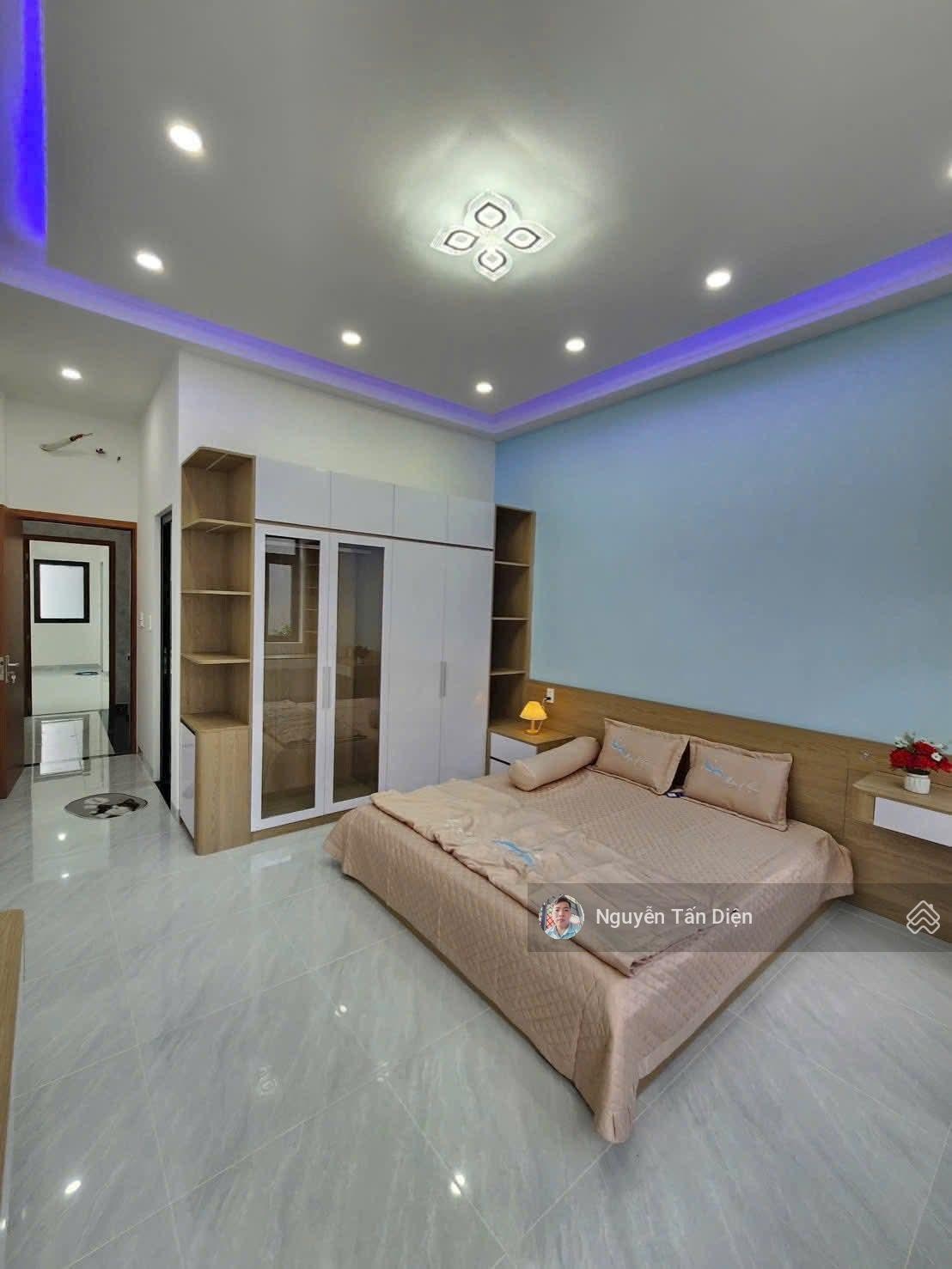 Nhà phố 3 tầng KDC Phú Hồng Khang chỉ 4 tỷ 950 thương lượng nhẹ