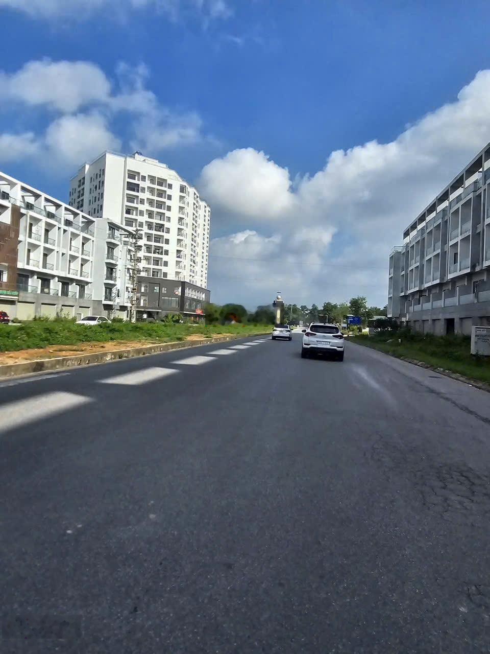 Bán 1 lô đất duy nhất 100m2 tại KDT Nam Phúc Yên hai mặt thoáng cực kỳ vượng cho chủ nhà