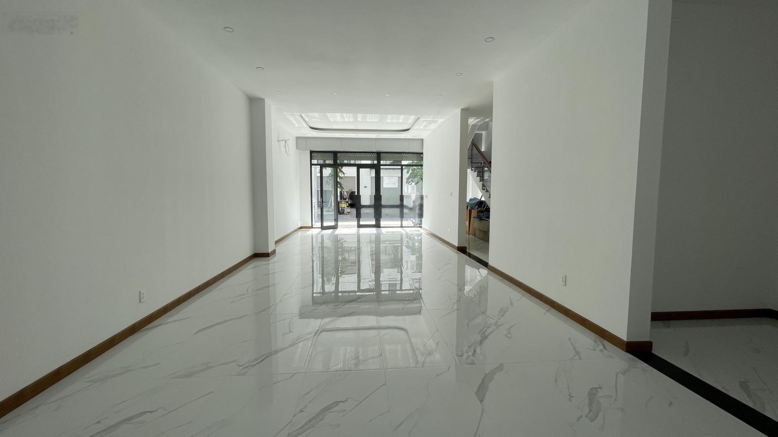 Cho thuê tầng làm văn phòng 6 triệu - 49m2 tại Vinhomes Grand Park. Liên hệ 0828030977 Thiện