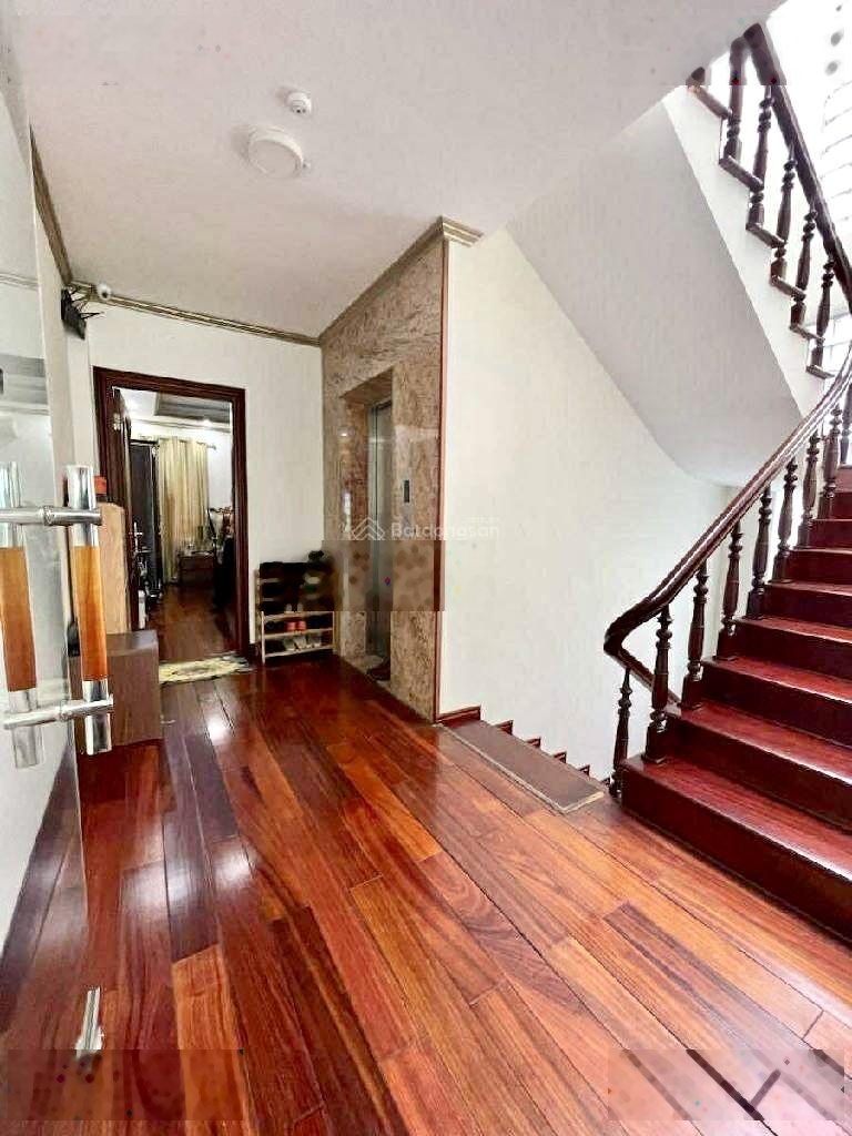 Bán gấp toà nhà 8 tầng lô góc 110m2 tại Chùa Bộc, Đống Đa gara ô tô, có PCCC, view thoáng giá rẻ.