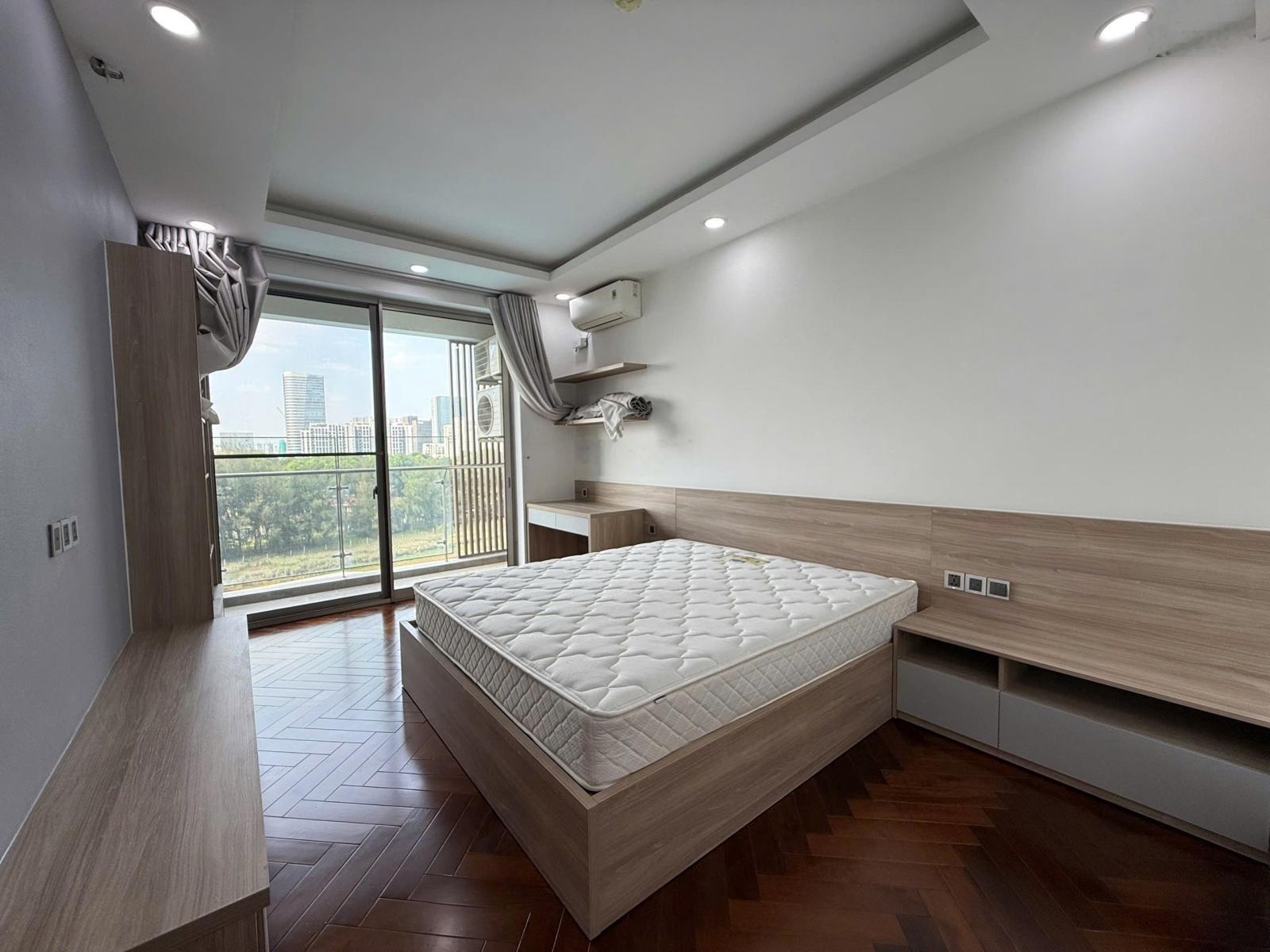 Cho thuê căn hộ Midtown M5 135m2 Căn góc view sông & công viên giá 55 triệu/tháng