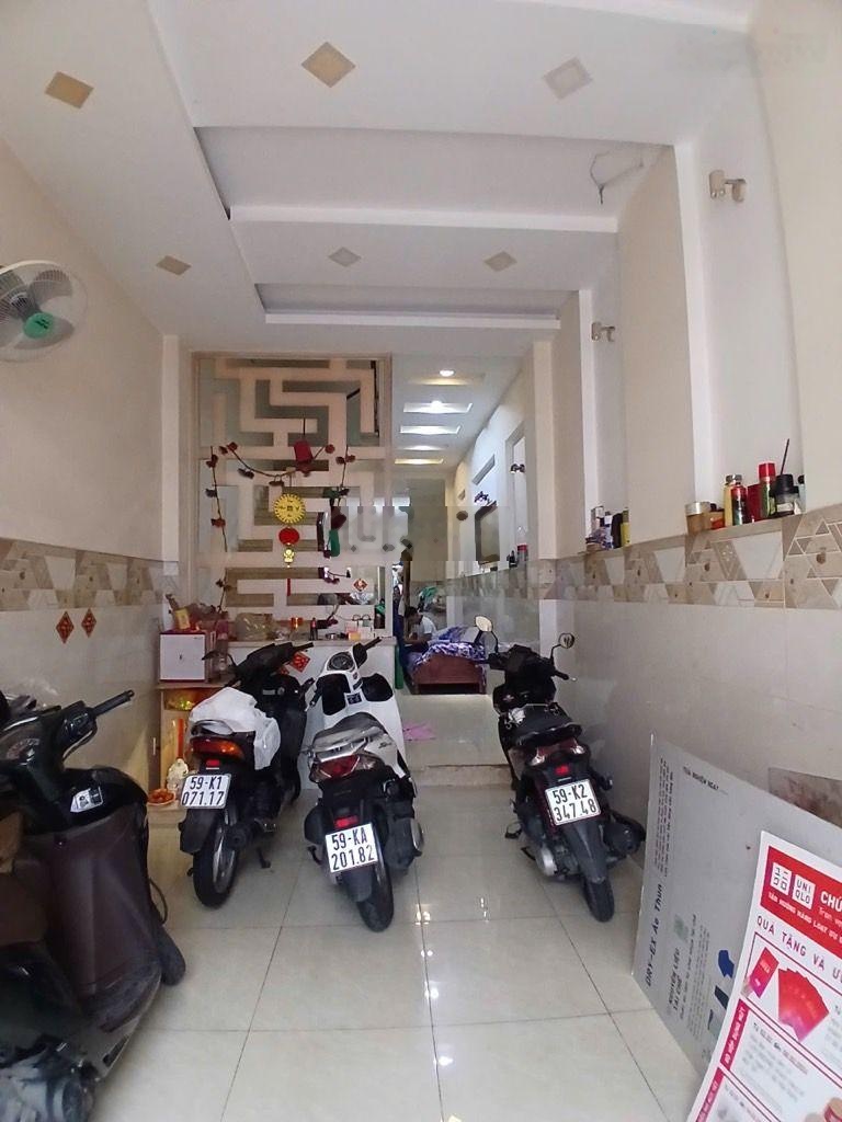 Bán nhà đường Văn Thân Quận 6 gần mặt tiền - 90m2 - 4 tầng - chỉ 9.x tỷ