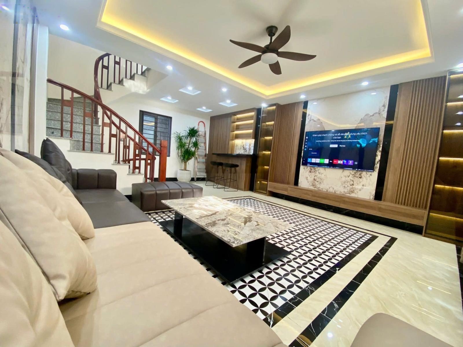 Đội Cấn, nhà đẹp ở luôn, ngõ ôtô, 40m ôtô tránh, thông các ngả, 50m ra phố, 2 thoáng, 46m2*5T