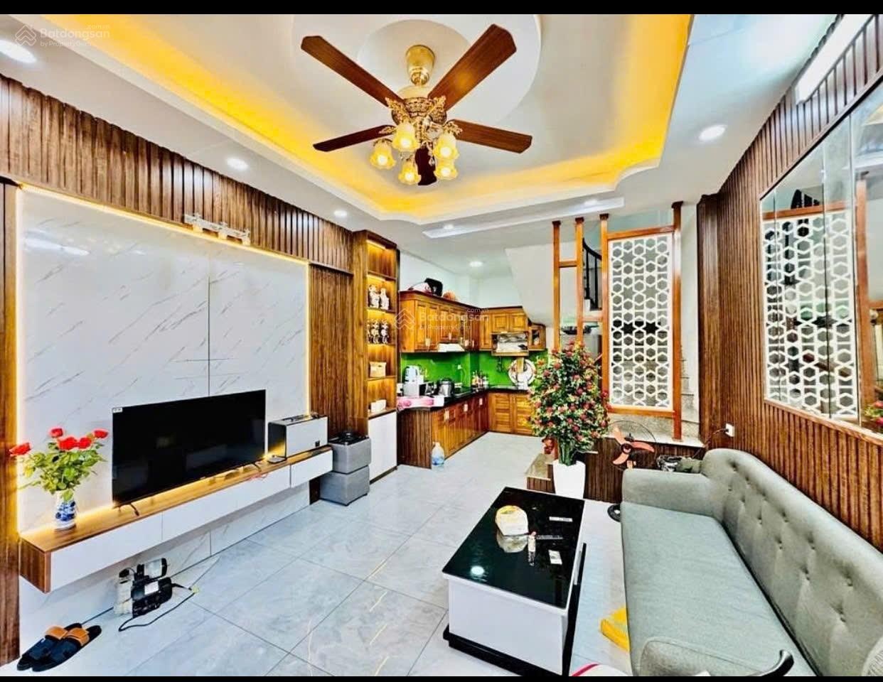 Chính chủ cho thuê nguyên căn Phố Ngũ Nhạc, Nội thất siêu đẹp, ở luôn, giá mềm. Quận Hoàng Mai