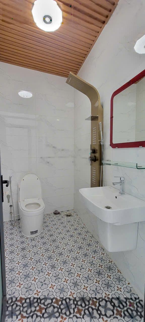 Nhà khu vip hiệp thành city. nguyễn ảnh thủ. q.12. 4x13m, 5tầng. 6,7tỷ. bớt lộc