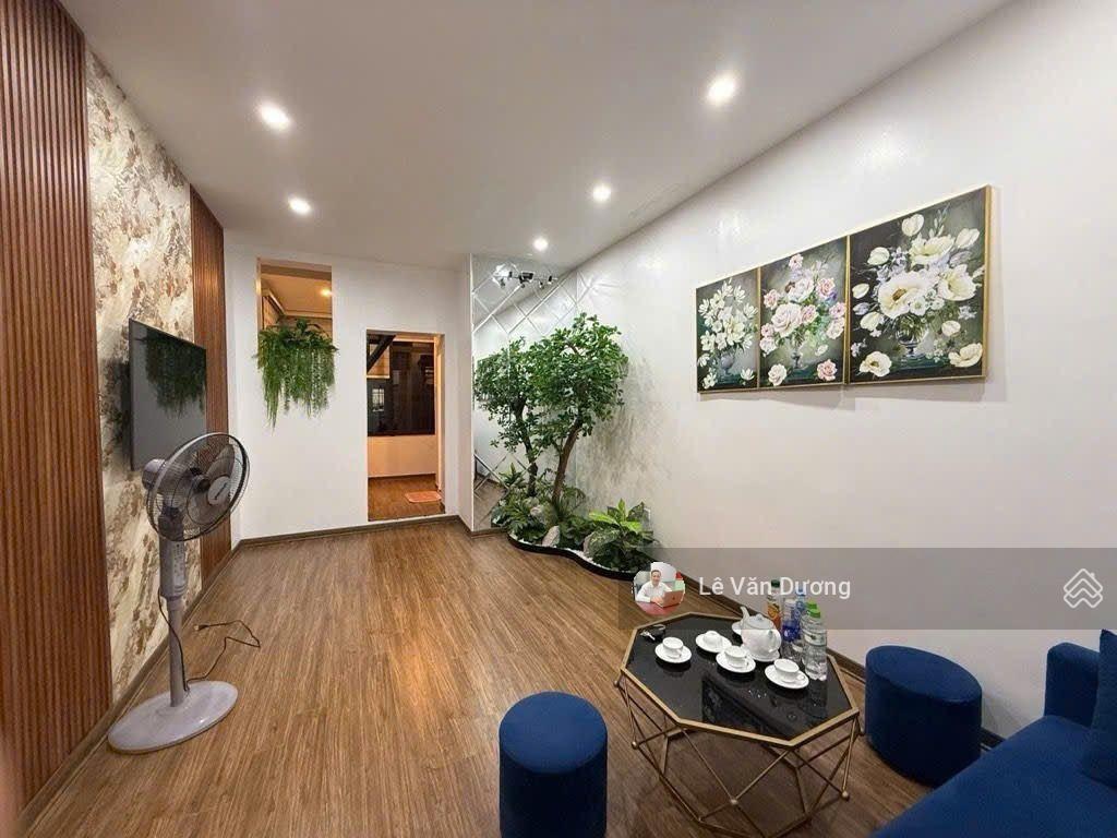 Tập thể A22 Hoàng Quốc Việt - 100m2 - 3 ngủ, 2wc full nội thất - gần chợ, trường học các cấp - vip