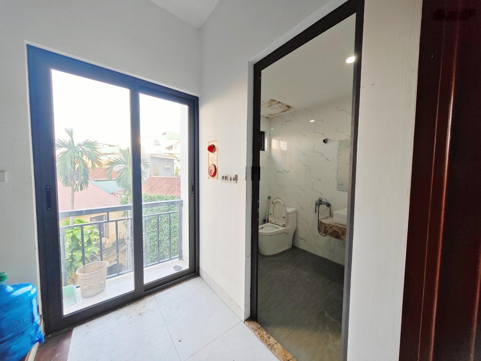 Cho thuê văn phòng Thái Hà 80m2 12tr view kính thoáng đẹp