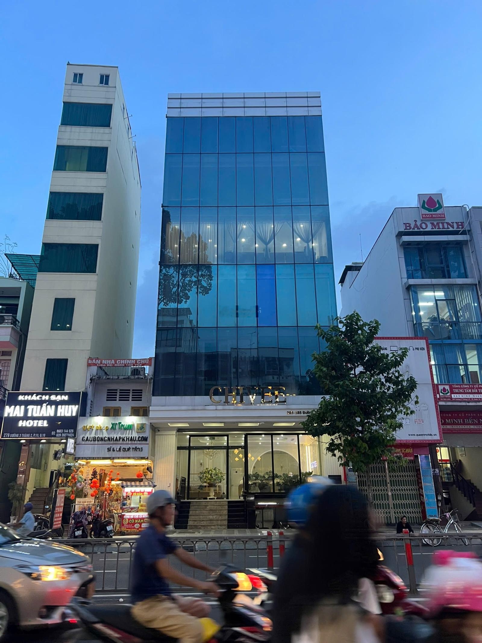 Tòa Nhà Mặt Tiền Ngang 10 Dài 25m 8 Tầng 1800m2 Đường 3/2 Quận 10 (full kiếng bao đẹp)