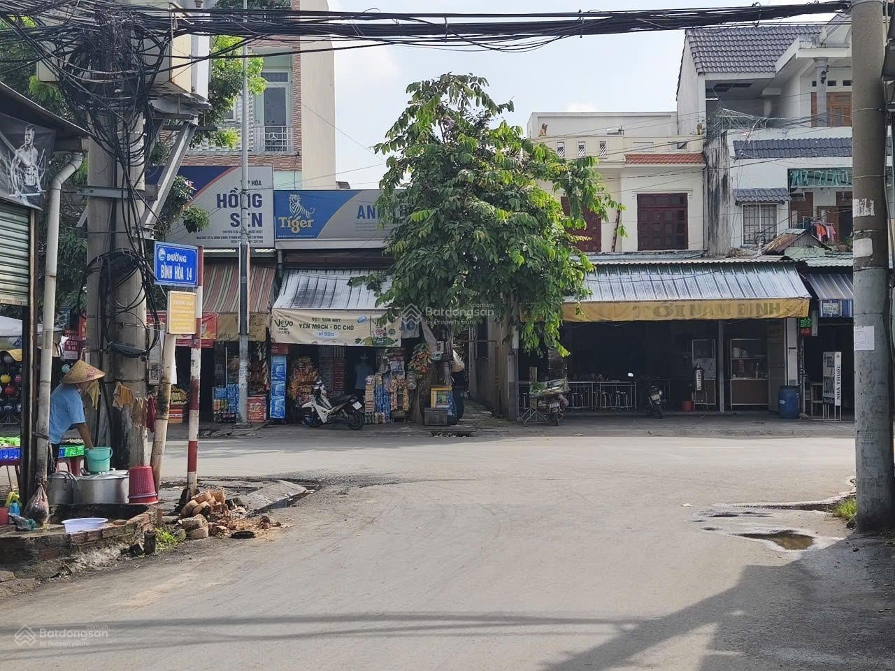 Nhà đẹp Bình Hòa,Thuận An 90m2,xe hơi tới nhà,kinh doanh siêu tốt.