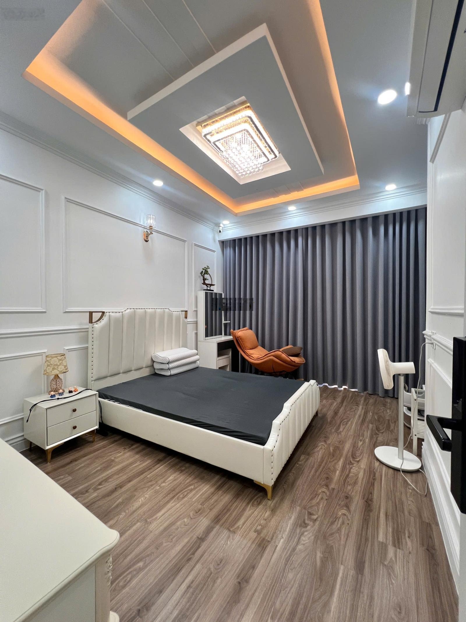 7.5 tỷ ngay lê đại hành - lữ gia (6x9m, 54m2) 3 tầng đúc btct - trước nhà đậu được 4 xe hơi