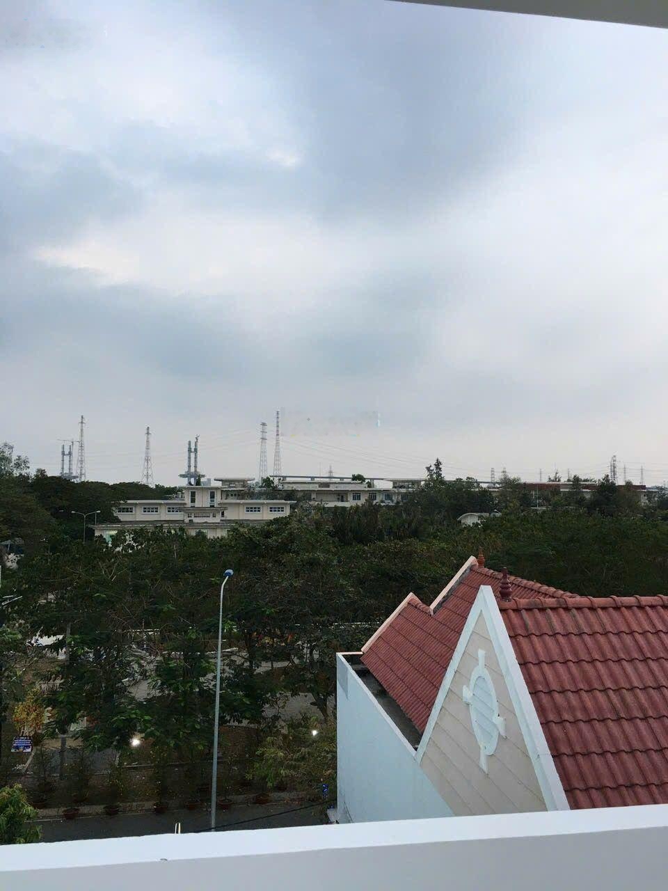 Cho thuê nhà nguyên căn đường rộng rãi thêm 2 views công viên mát mẻ