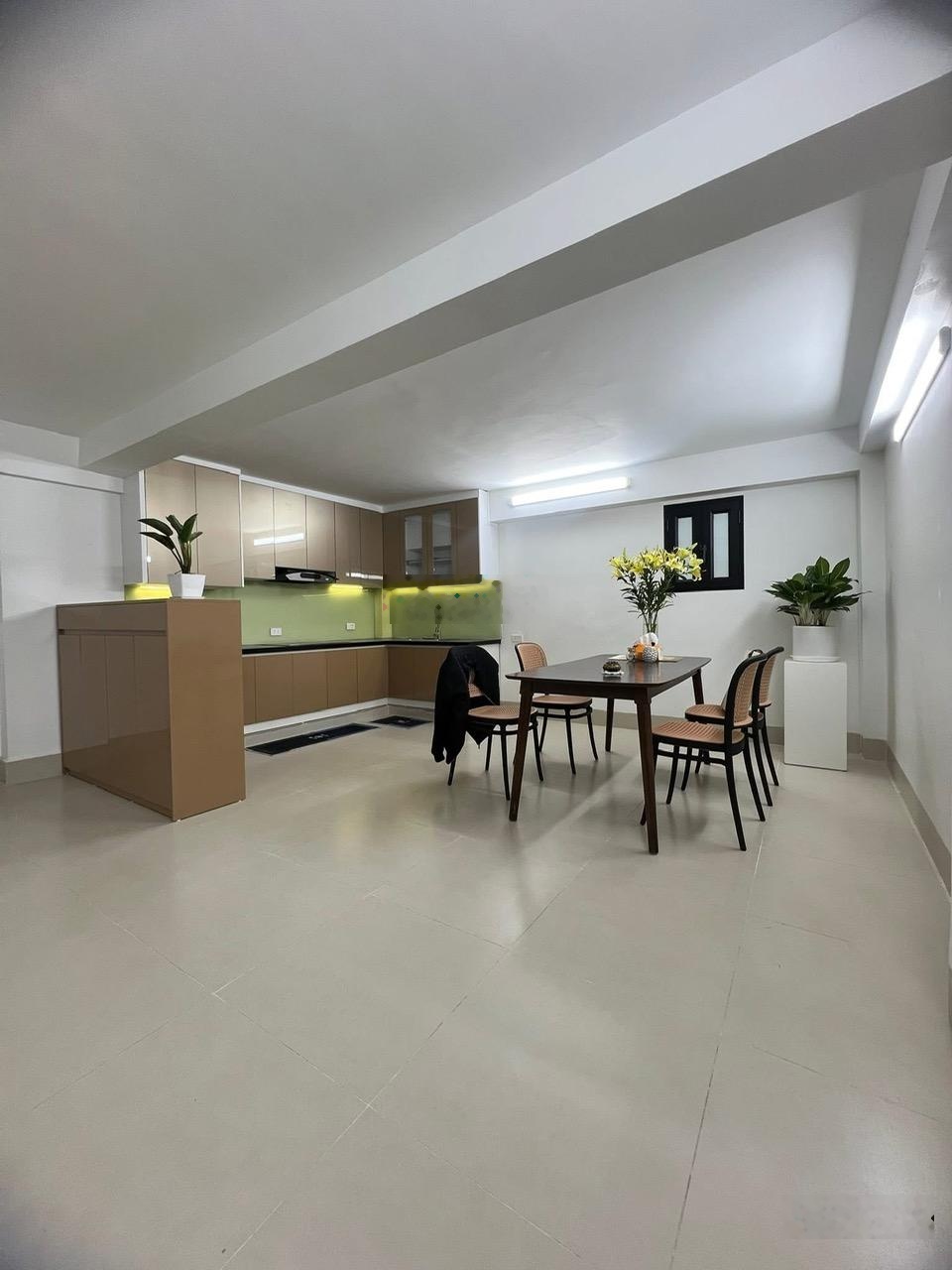 bán nhà Cát Linh,Đống Đa,20m2 x 4 tầng,nhà mới full nội thất,20m ra phố,nhỉnh 5 tỷ