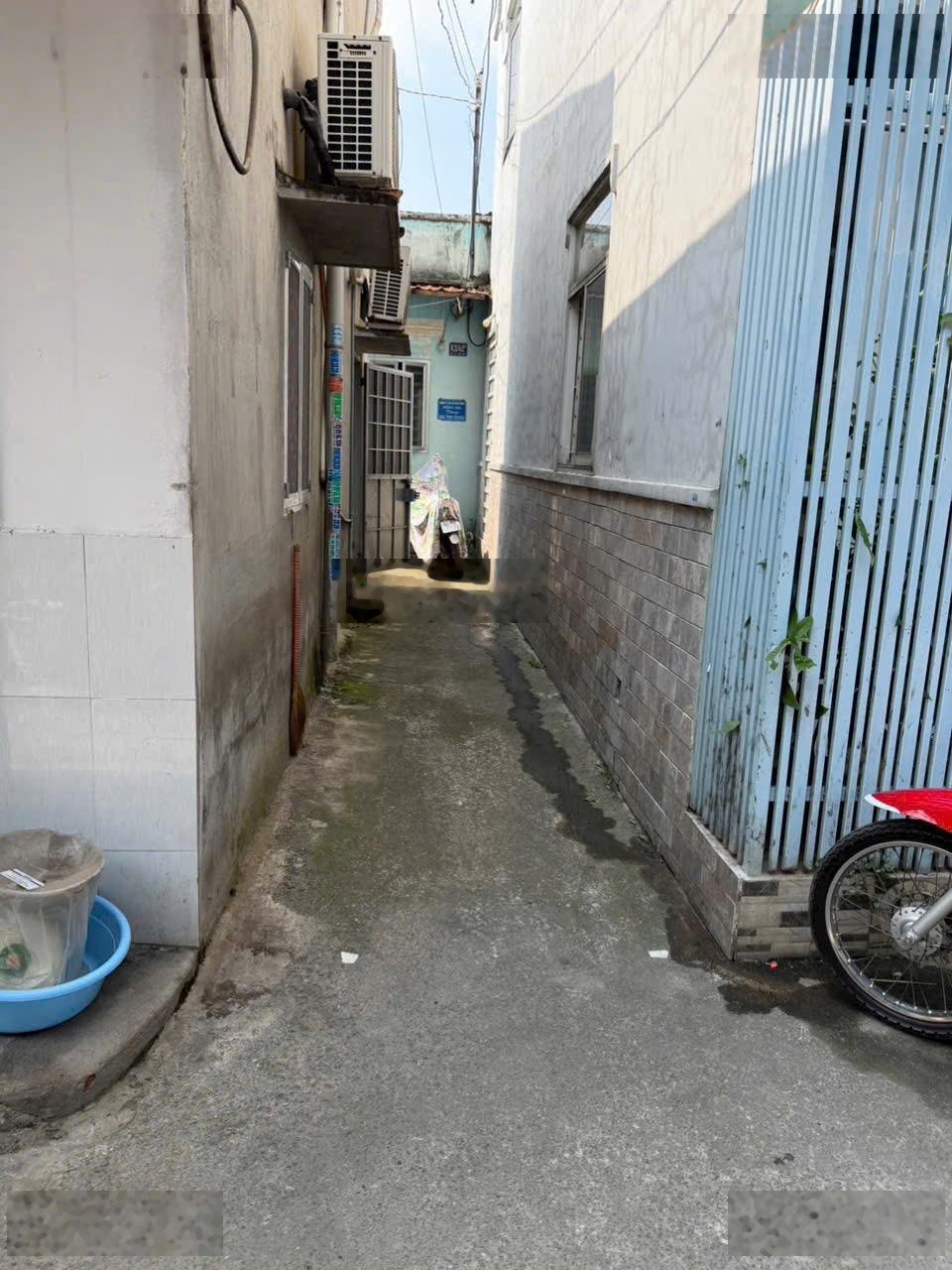 Chủ gửi bán nhà góc 3 mặt tiền (DT: 28m2) sổ riêng thổ cư 100% P. Bửu Hoà. Giá chỉ 1,350 tỷ