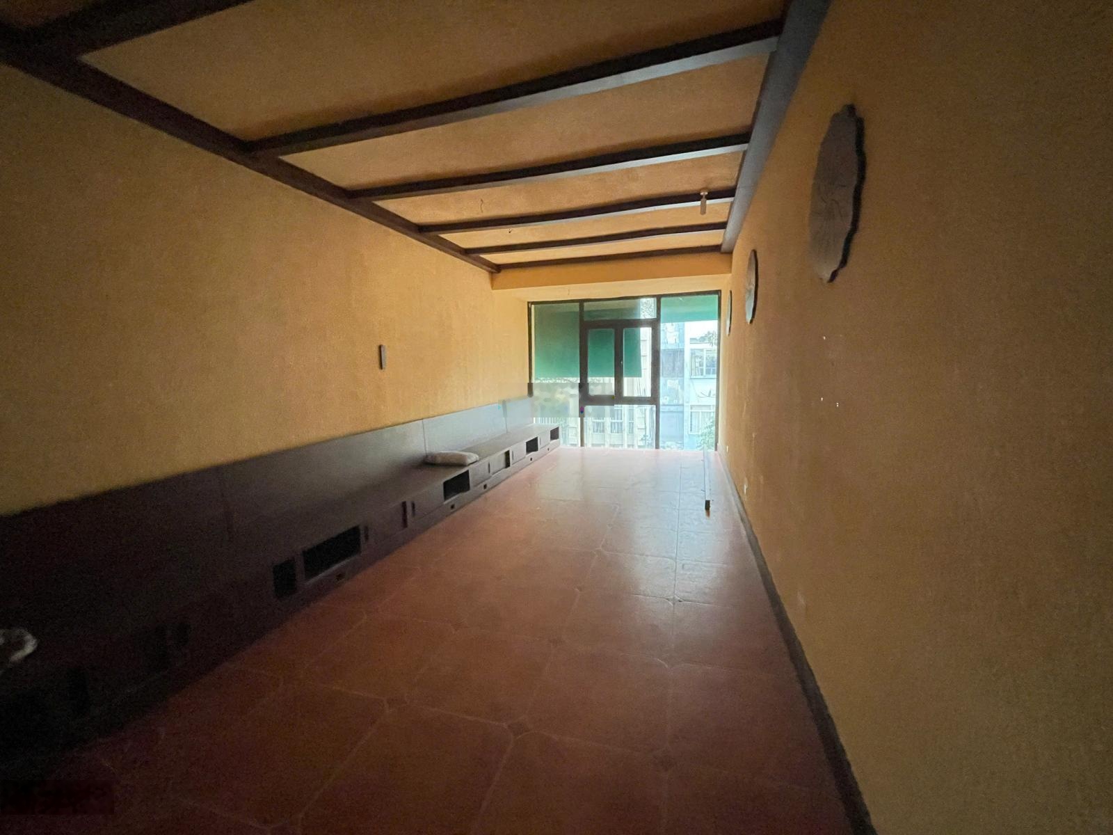 Cho thuê nhà MP Bà Triệu: 70m2 x 3 tầng, MT: 4m, nguyên căn, vỉa hè rộng, nhà mới. LH: 0974557067