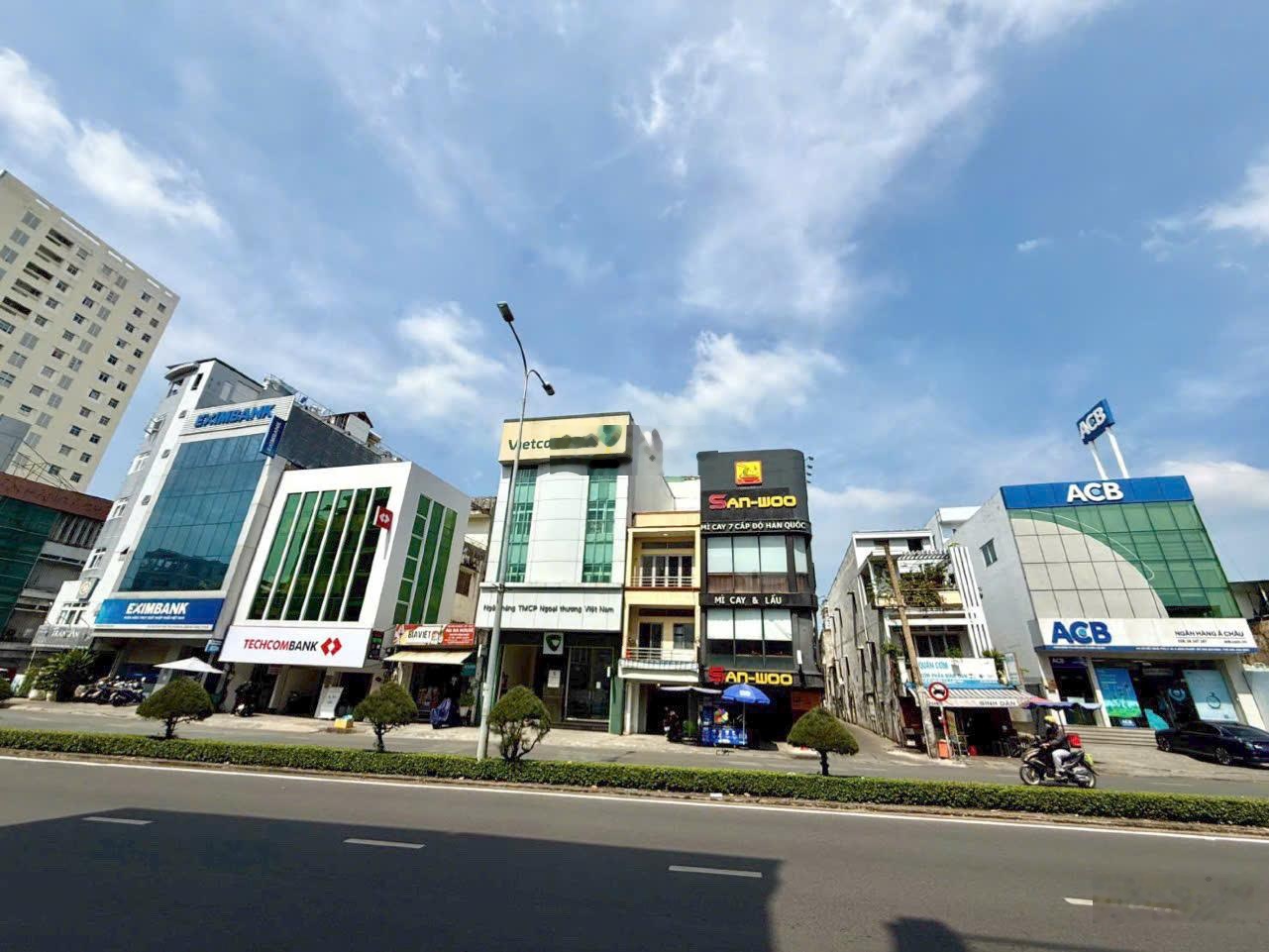 Bán Nhà Mặt Tiền Siêu Víp Cộng Hòa - Tân Bình -( 8x20)- 5 Tầng - HDT 185TR/TH- Bán 53 Tỷ