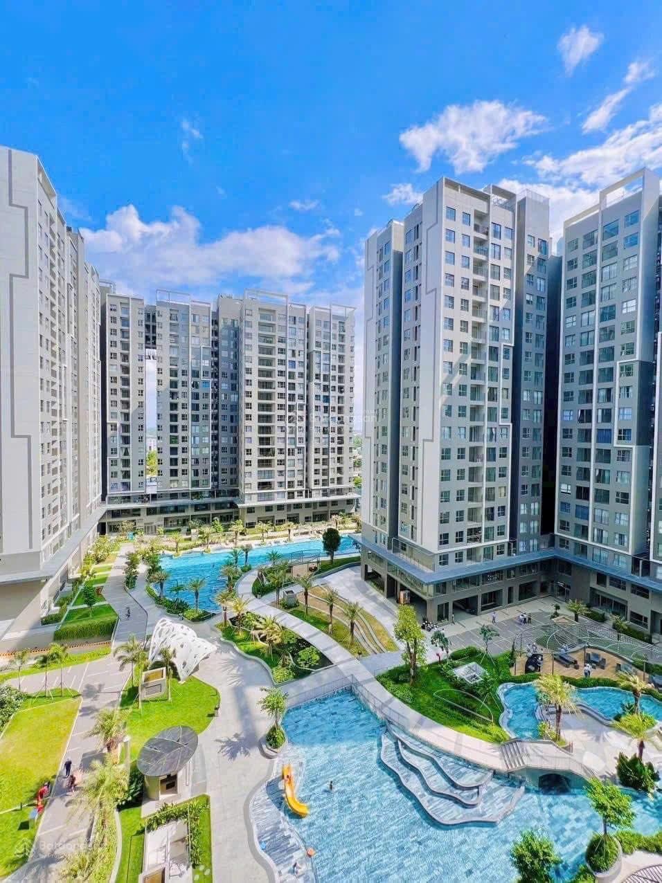 Gấp! Cho thuê 2PN2WC ở liền, trống 6tr8, full NT cao cấp 7tr7, view nội khu, 3PN giá 9tr, full 12tr