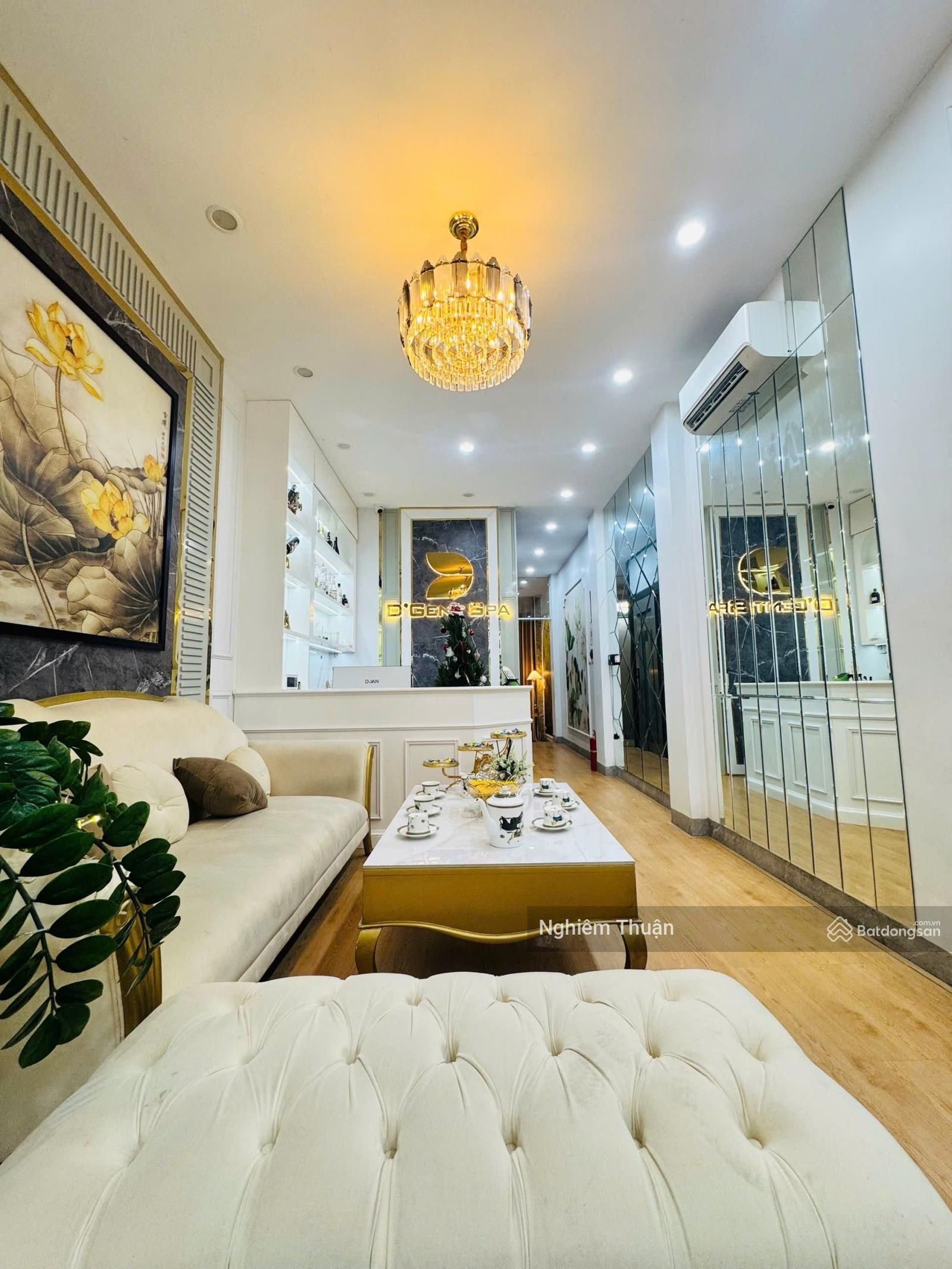 Bán nhà mặt phố Minh Khai, Hai Bà Trưng, Hà Nội. 5 tầng thang máy, 42m2, sổ đẹp. Nhỉnh 28 tỷ