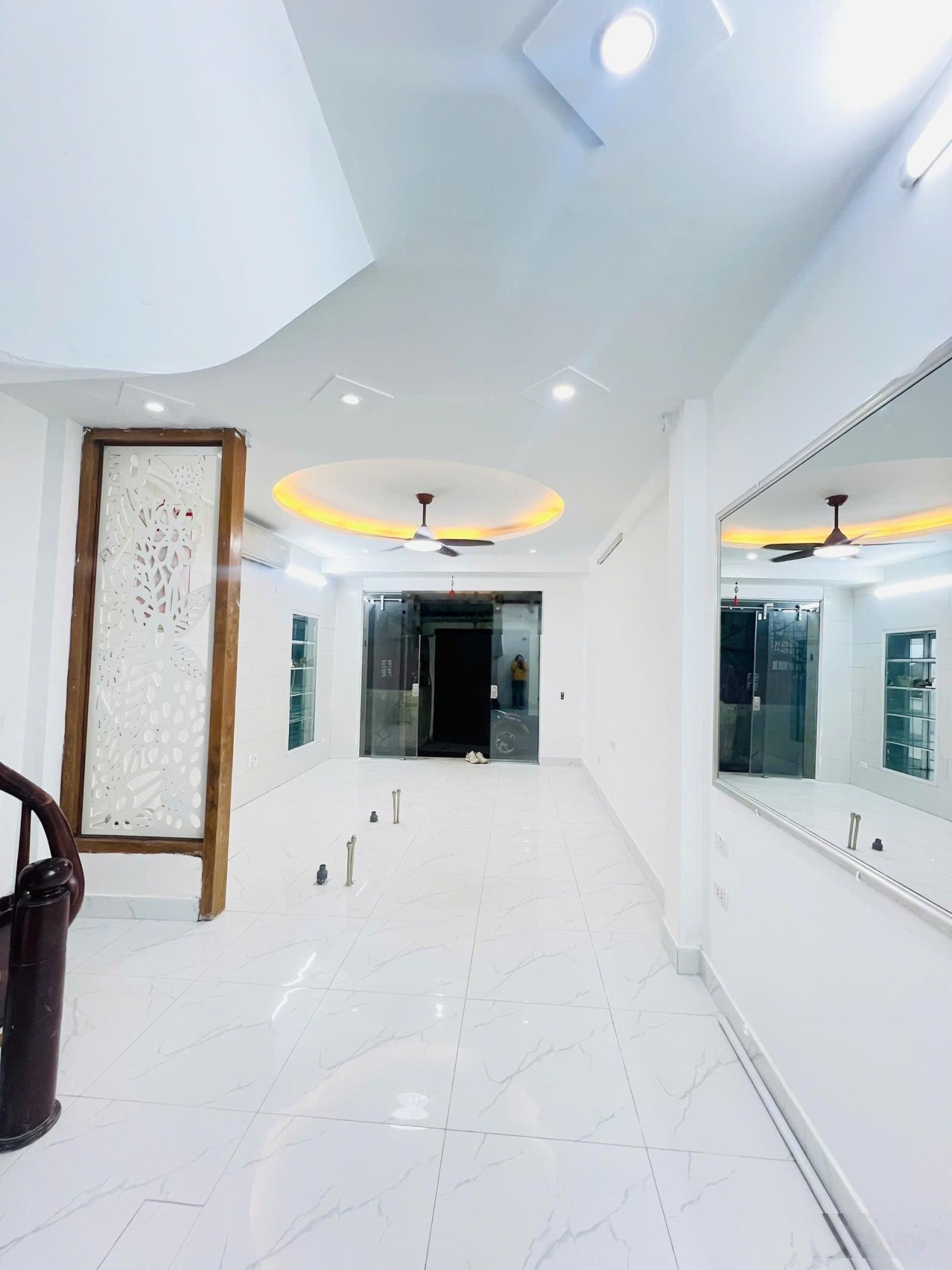 Cho thuê cả nhà 5 tầng mặt ngõ to, kinh doanh, làm spa, gội đầu, khu đông dân, ngõ 59 Phạm Văn Đồng