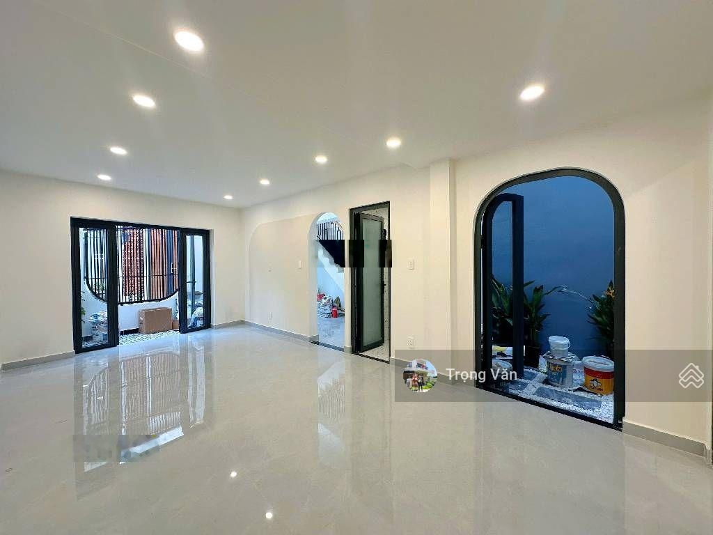 Chỉ 7,8 tỷ - đường Khánh Hội hiếm bán - sổ 67,4m² (6,24 x 12) - nhà đẹp 4 PN