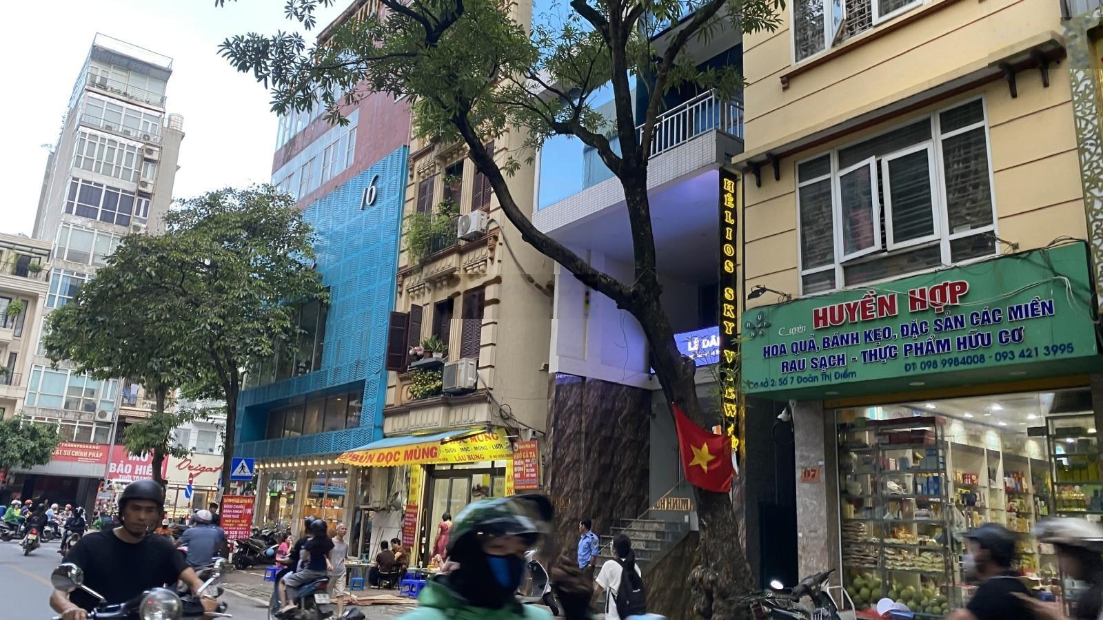 Bán nhà mặt phố Đống Đa cũ, phố ô tô 2 chiều, kinh doanh sầm uất. 23 tỷ, MT 4,1m gần 40m2