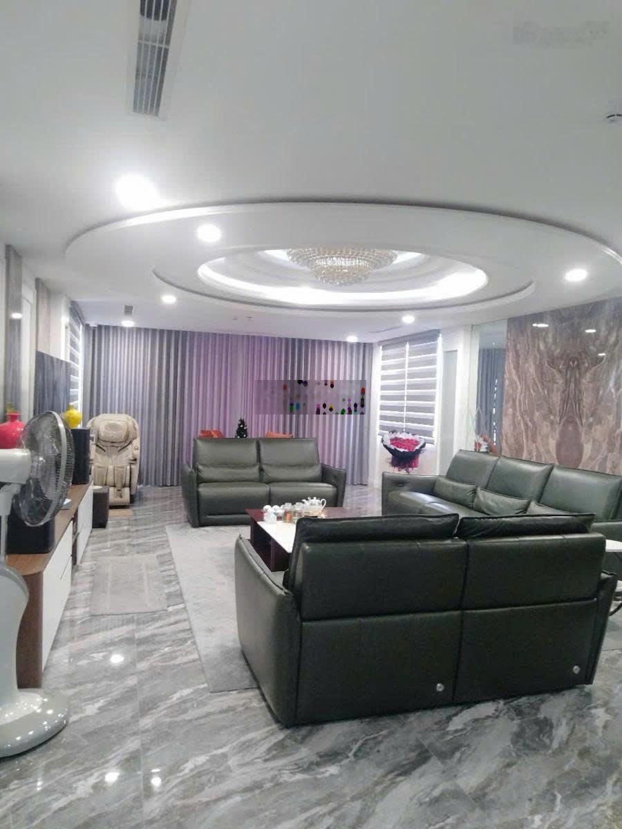 Bán tòa VP 9T, thang máy, mặt phố La Thành, vỉa hè rộng, mặt tiền 6m, ngõ sau nhà thông ra Kim Mã