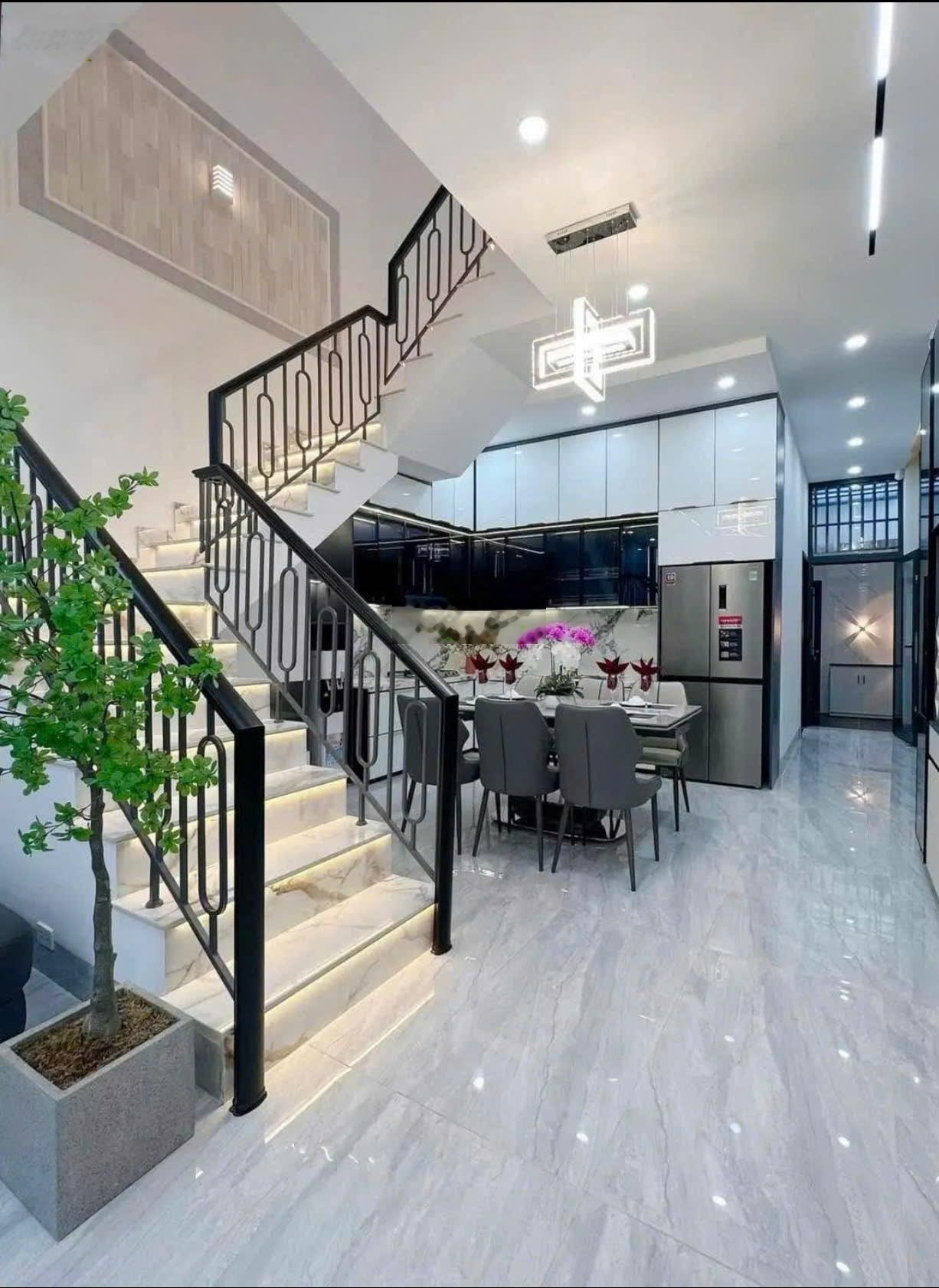 Chính chủ bán gấp nhà 1 lầu, 6x20m. Giá 770 triệu . Đường Trần Đại Nghĩa, gần vòng xoay An Lạc