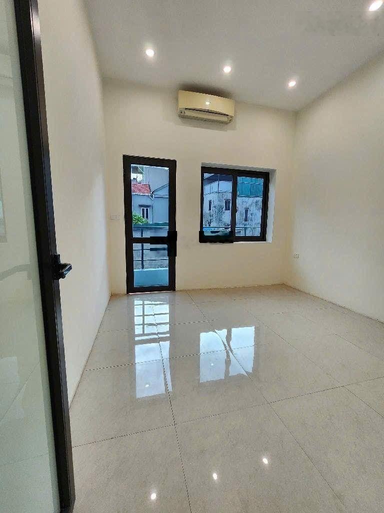 Bán nhà dân xây an dương vương phú thượng tây hồ giá chỉ 5.5 tỷ 25m x 4 tầng lh: 0328016975