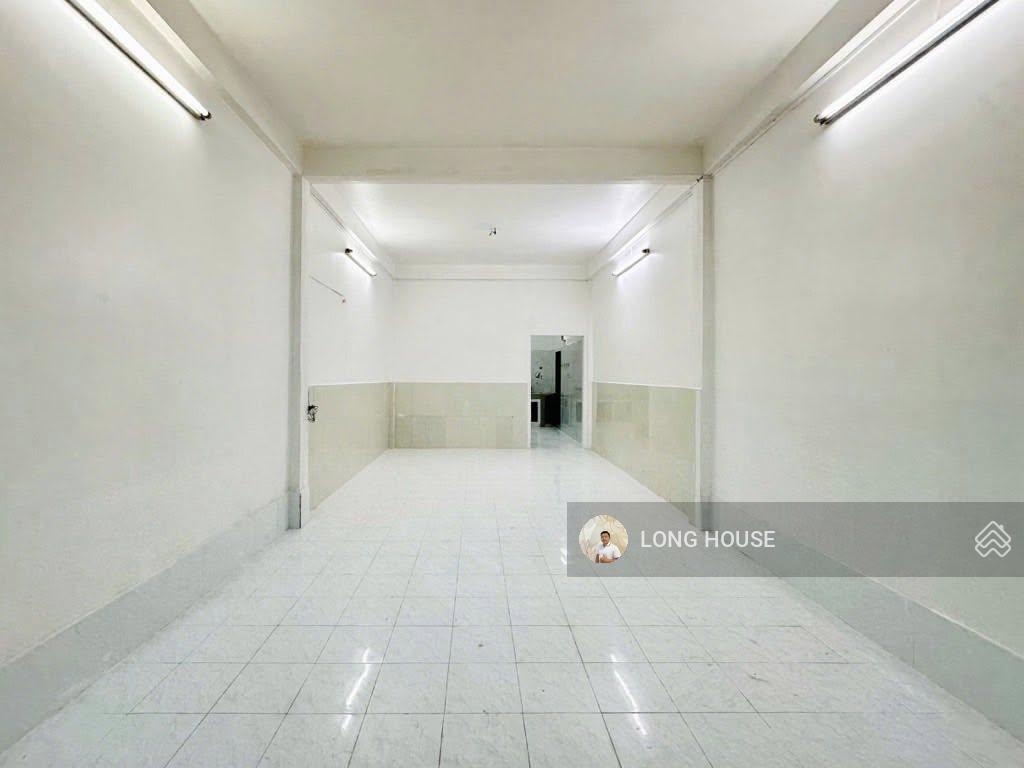 Khuôn đất 4.1x15.5m, sổ vuông a4, ngay Thích Quảng Đức - thông Hoàng Hoa Thám