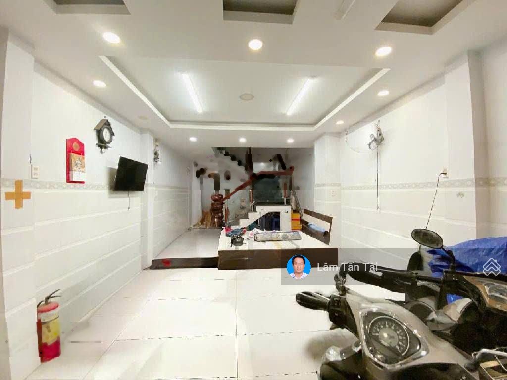 Nhà trống đón tết, mua nhà gò dầu, 4 tầng, 4.2x22m, xe hơi ngủ nhà, chỉ 9.999 tỷ