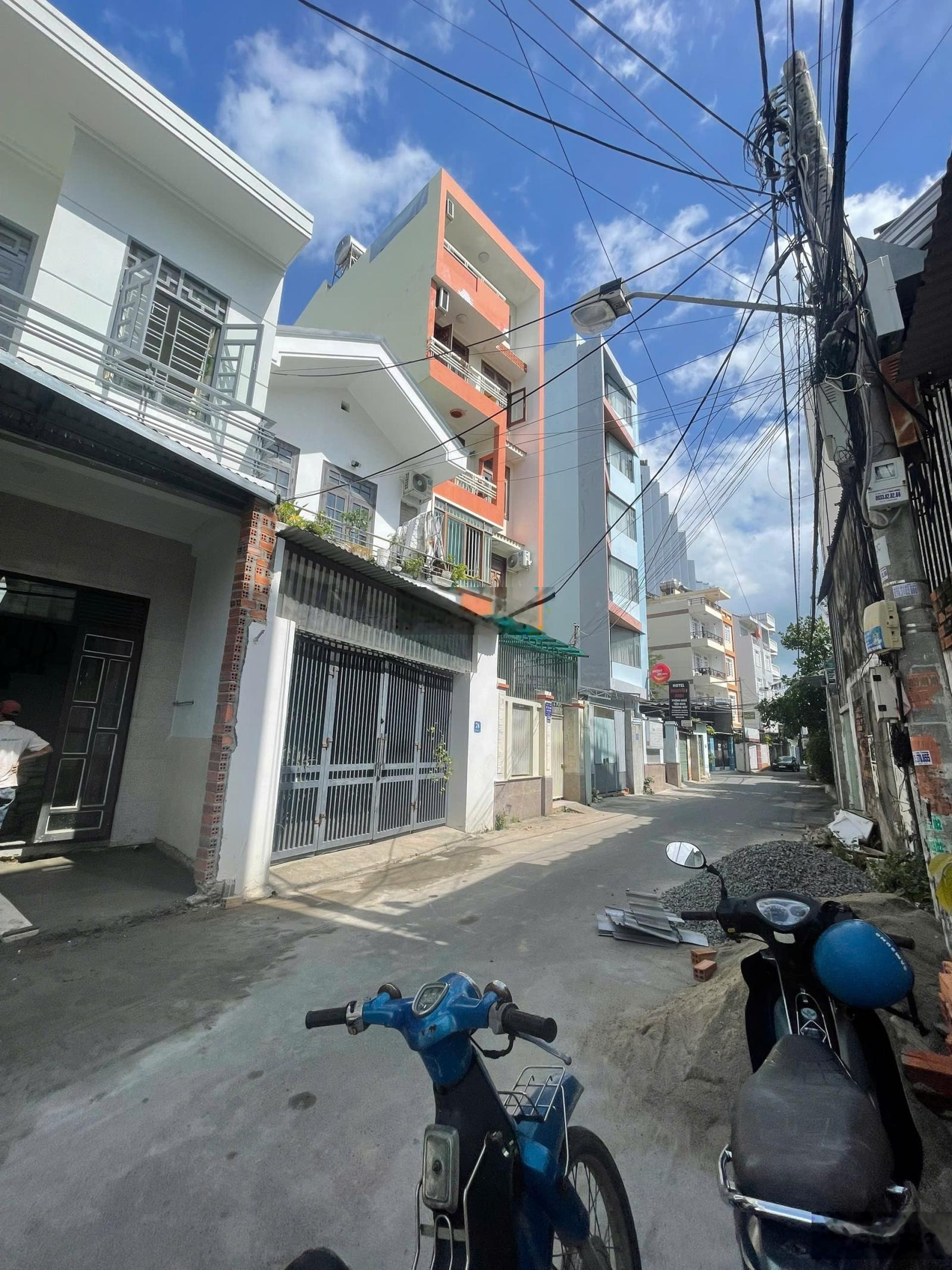 [ Nhà 2 tầng Nguyễn Khánh Toàn _ Cách biển Hòn Chồng : 400m ] Giá : 6,88 tỷ