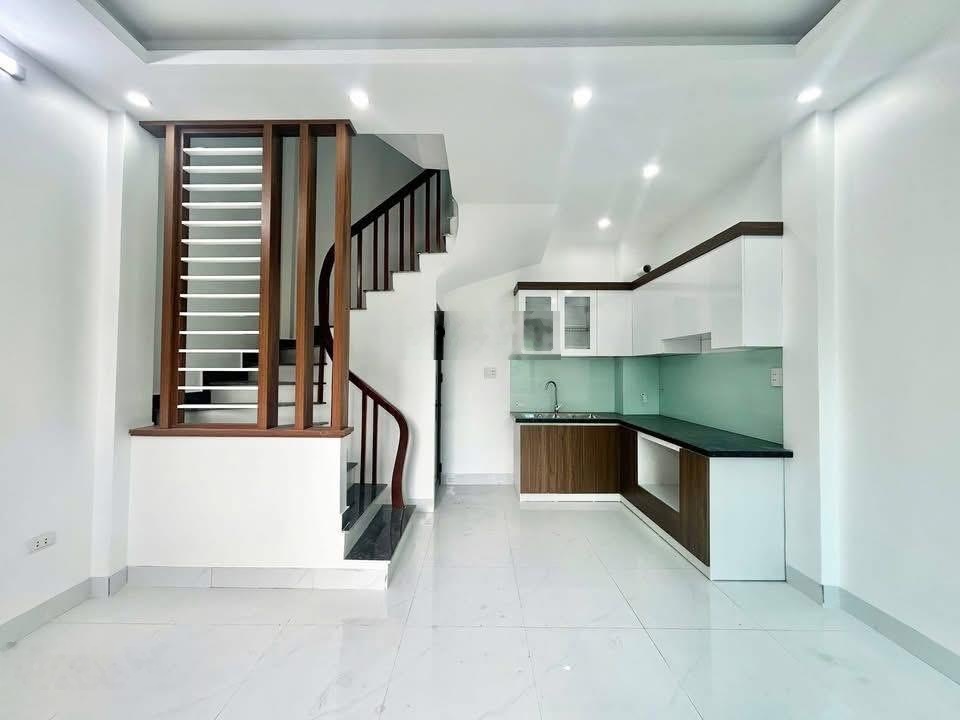 CHỈ 5,5 tỷ CÓ NGAY NHÀ MỚI KENG VỀ Ở NGAY - BẮC TỪ LIÊM 32m2 - 5 tầng - MT4,5 m Sổ vuông vắn A4