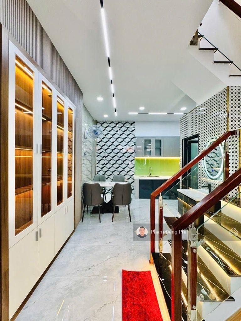 Ngay Công Viên Làng Hoa - nhà mới đẹp lung linh - dọn vào ở ngay