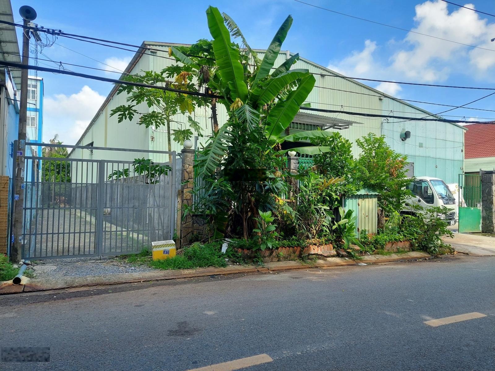 Cho thuê nhà xưởng 700m2 Ngã Tư Ga, phường Thạnh Lộc Quận 12