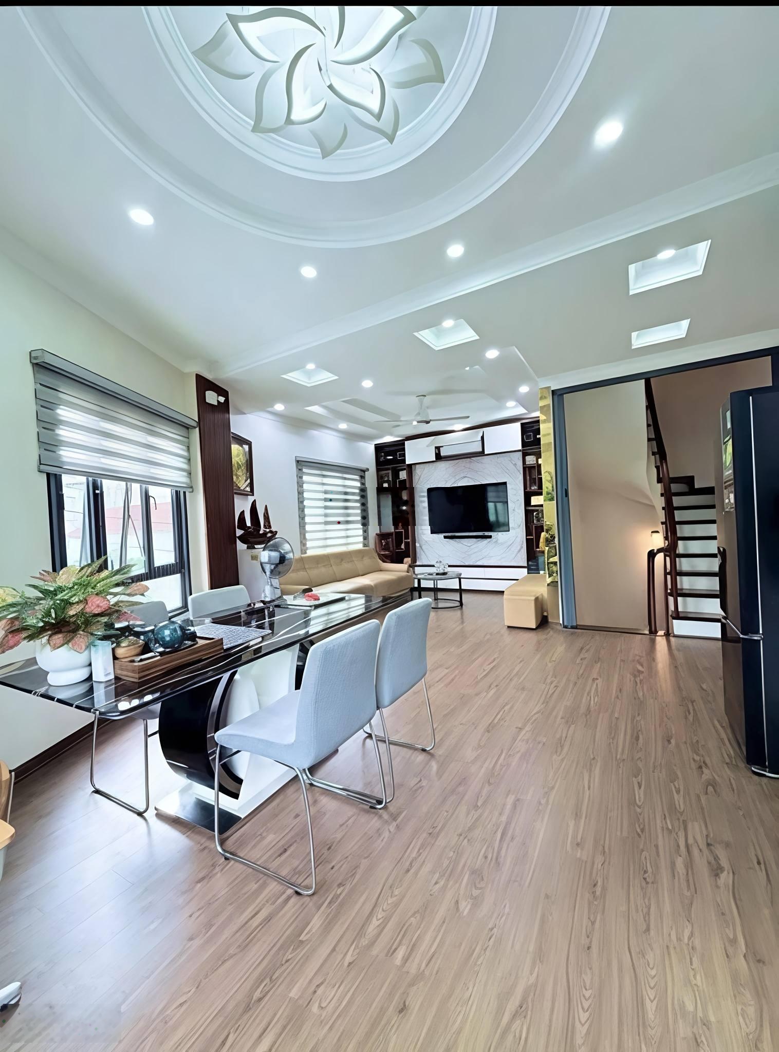 Vũ Đức Thận, ngay Big C 48m 5T, LÔ GÓC, Ô tô TRÁNH ĐỖ, chỉ 11 tỷ