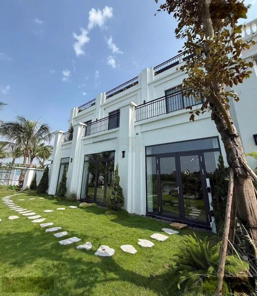 C.khấu khủg 41% TTS 6,6 tỷ có biệt thự 4 tầng x 90m Vinhom Vũ Yên -Shophouse mặt đườg 21 Tia Sáng