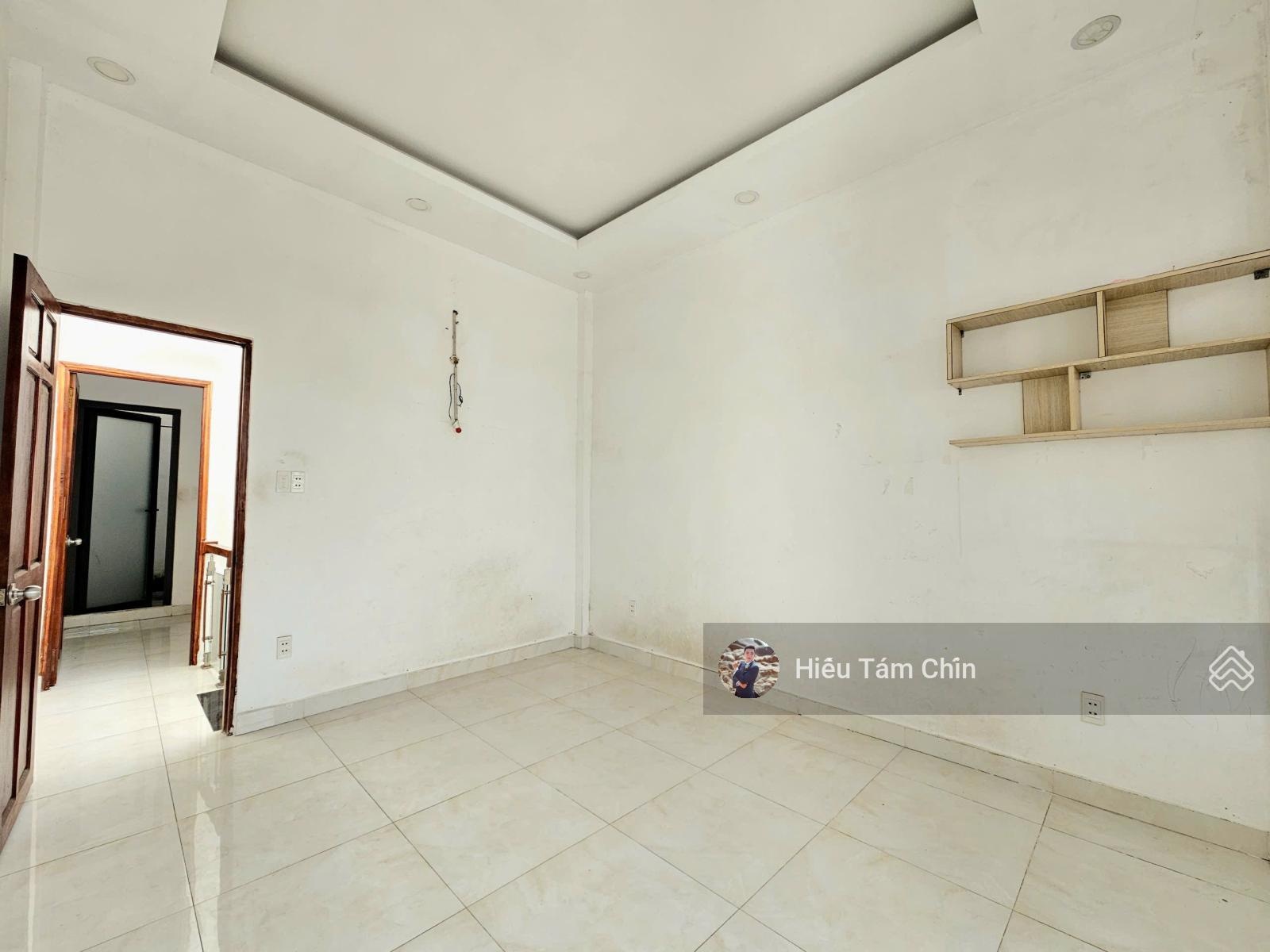 Chỉ 15m ra bờ kè Tham Lương, Hẻm ô tô tải, 3 phòng, Vị trí rất đẹp, Sổ 2025