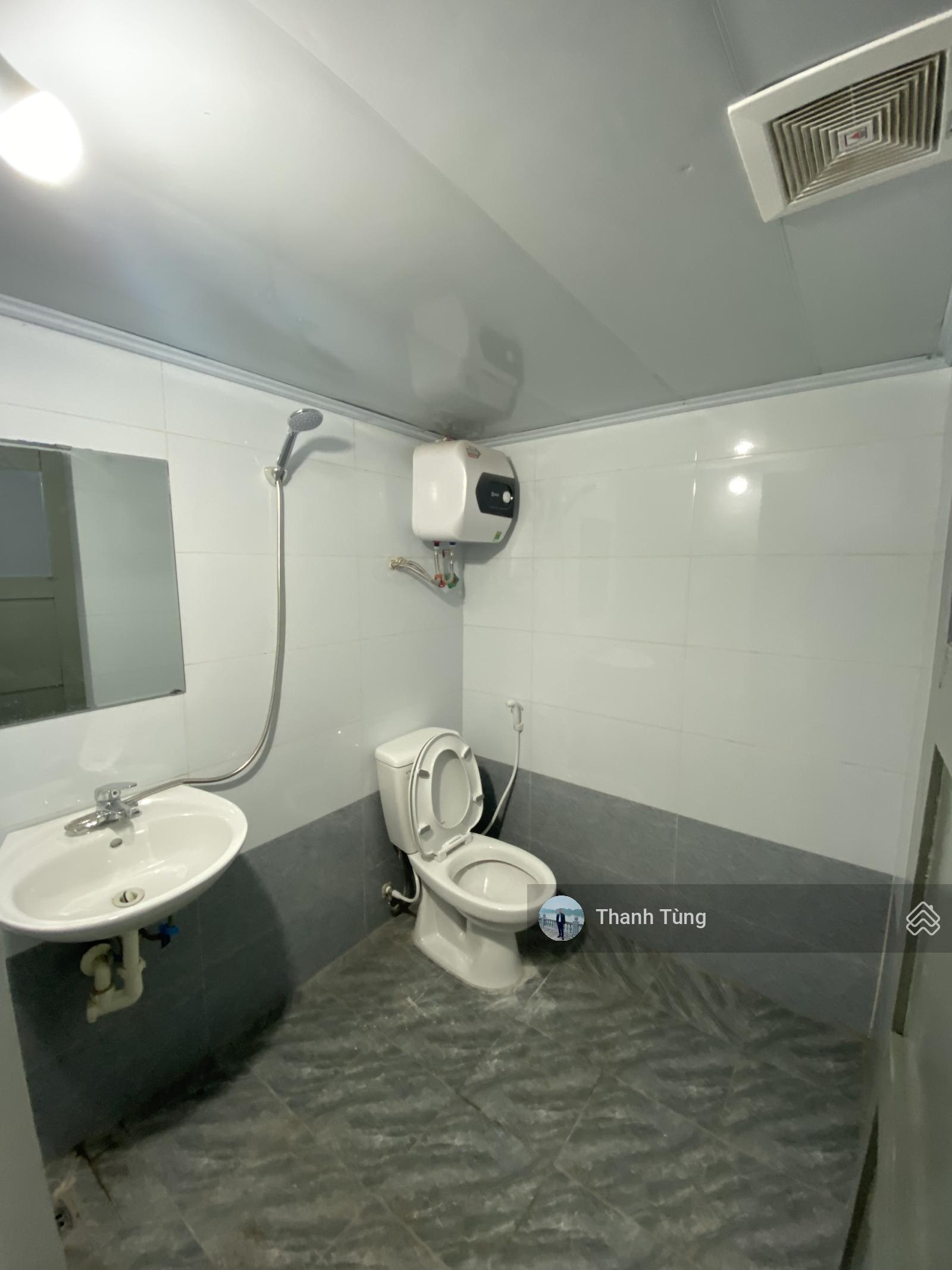 Sát Bách Kinh Xây ô tô đỗ cửa,cách Mp có 15m, nội thất cao cấp,sạch sẽ,văn minh,an ninh tốt,PCCC