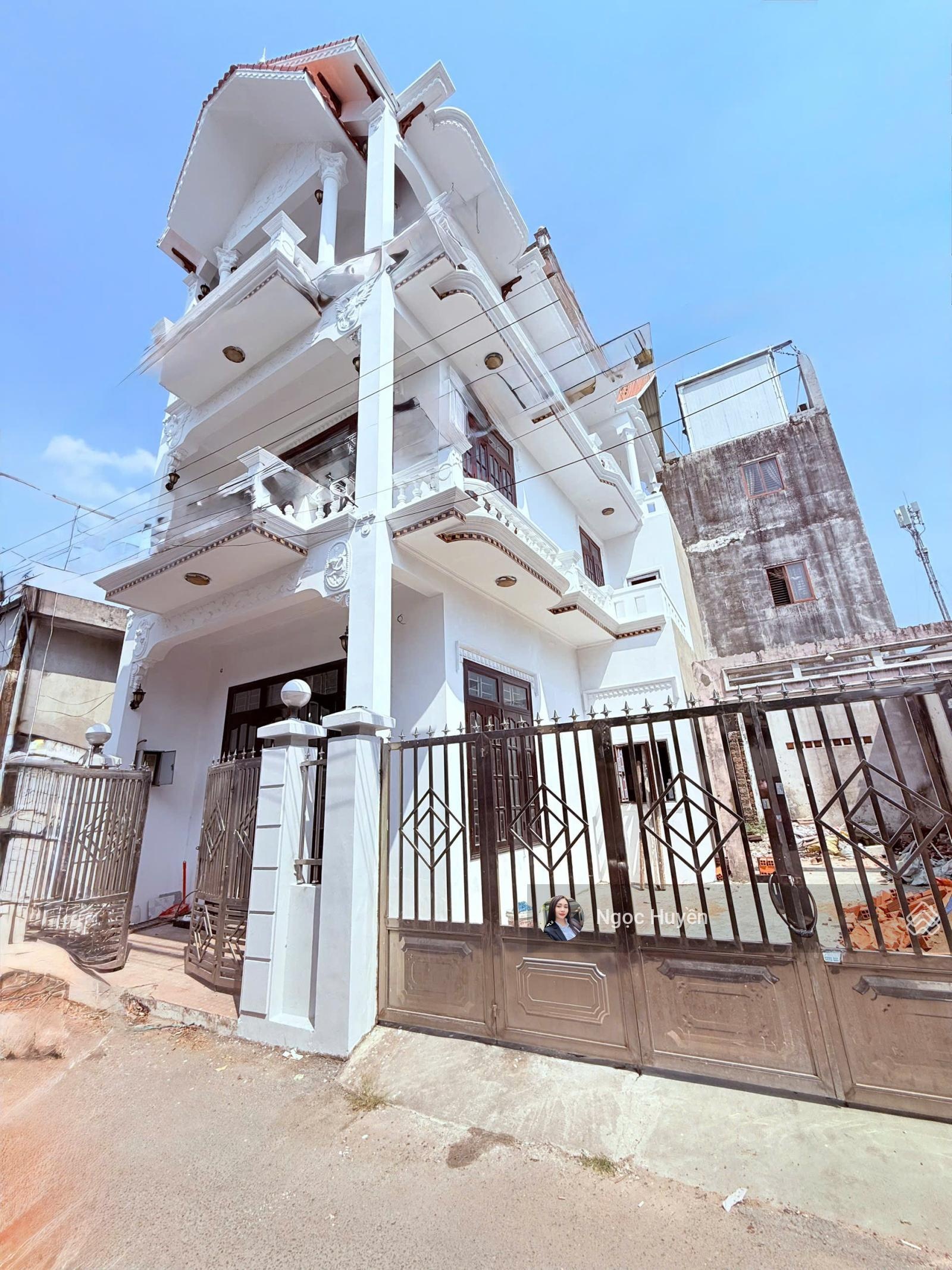 RẺ NHẤT KV -Biệt thự mini - 4 tầng - HXH - DT: 83m2 - giá chỉ 5.2 tỷ - P Tam Bình