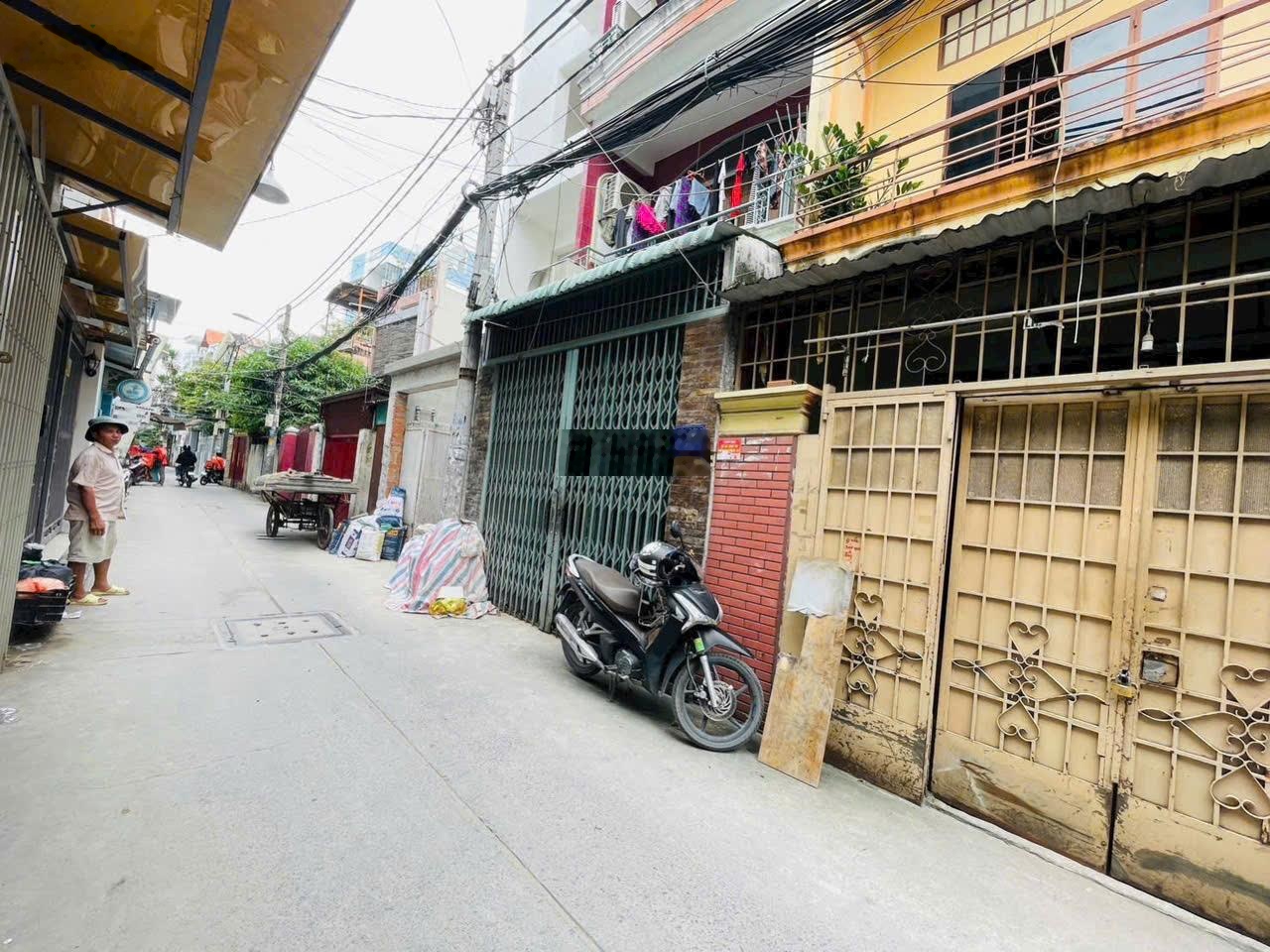 Bán nhà căn góc hẻm xe hơi Bùi Thị Xuân,Tân Bình. DT 4.3x15.5m. DTCN 64.2 tỷ Giá 8.8 tỷ