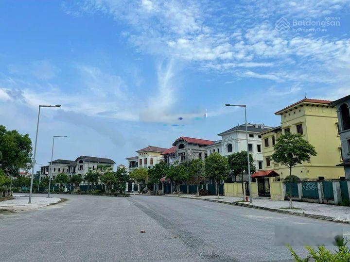 Siêu rẻ! Bán gấp nhà vườn 262m2 kdt Nam An Khánh, sđcc, giá chỉ 115tr/m2