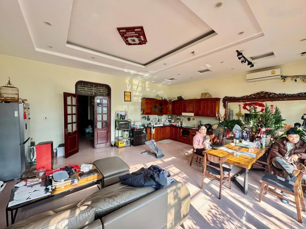 Bán nhà mặt phố Vũ Tông Phan, Thanh Xuân, mặt tiền 8m, nở hậu, view sông, gần đường vành đai 2.5