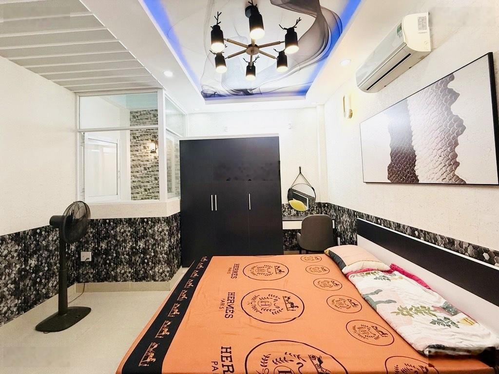 Bán nhà đường sư vạn hạnh quận 10- hxh tránh nhau,trung tâm tiện ích -dt 4x18 - 4 tầng - giá 19 tỷ