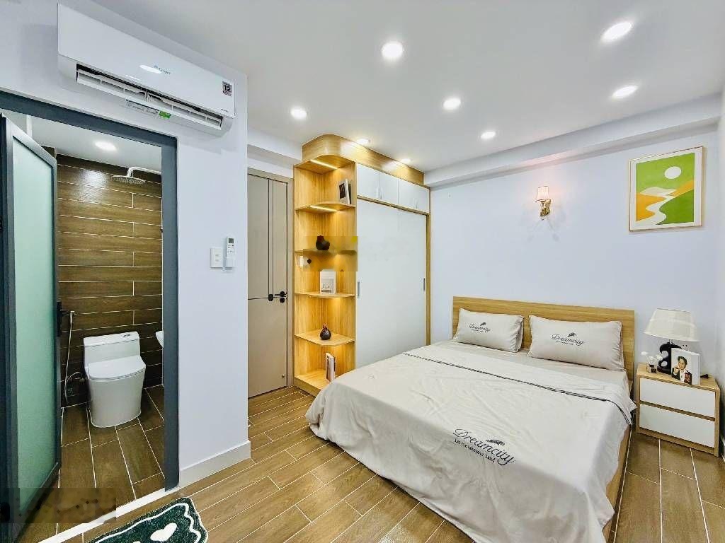 Nhà đẹp ngay dương quảng hàm & nguyễn thái sơn. khu vip